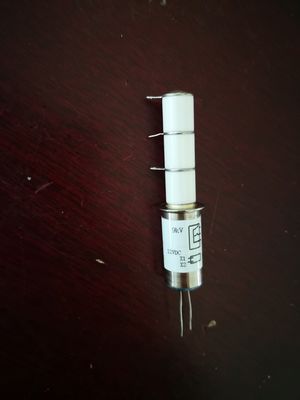 سيراميك أبيض 10KV JPK43C234 12VDC يحمل 25A مفتاح مرحل RF عالي الجهد لتطبيق مقرنة الهوائي